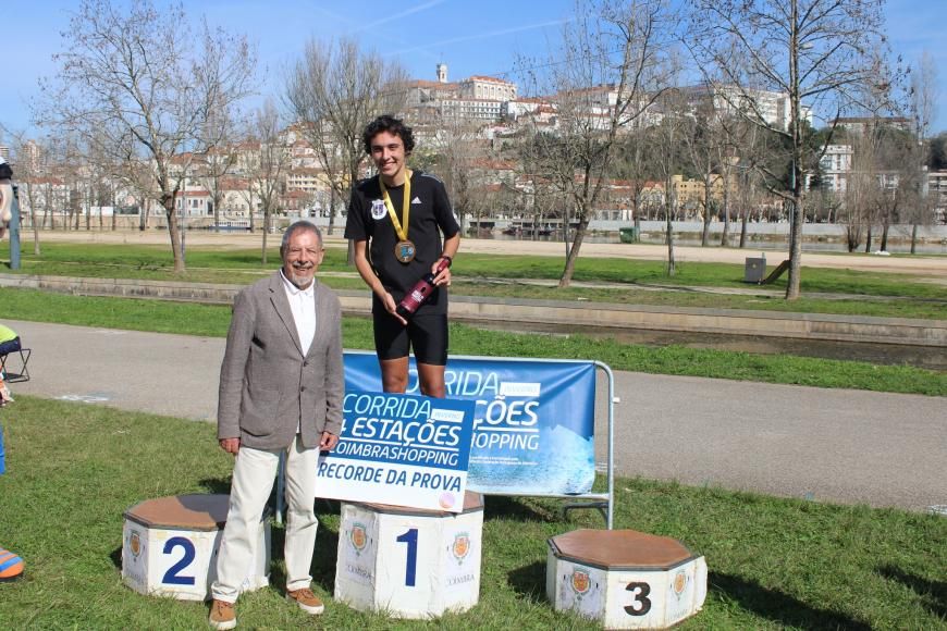 Guilherme Martins vence Corrida 4 Esta&ccedil;&otilde;es Coimbrashopping 